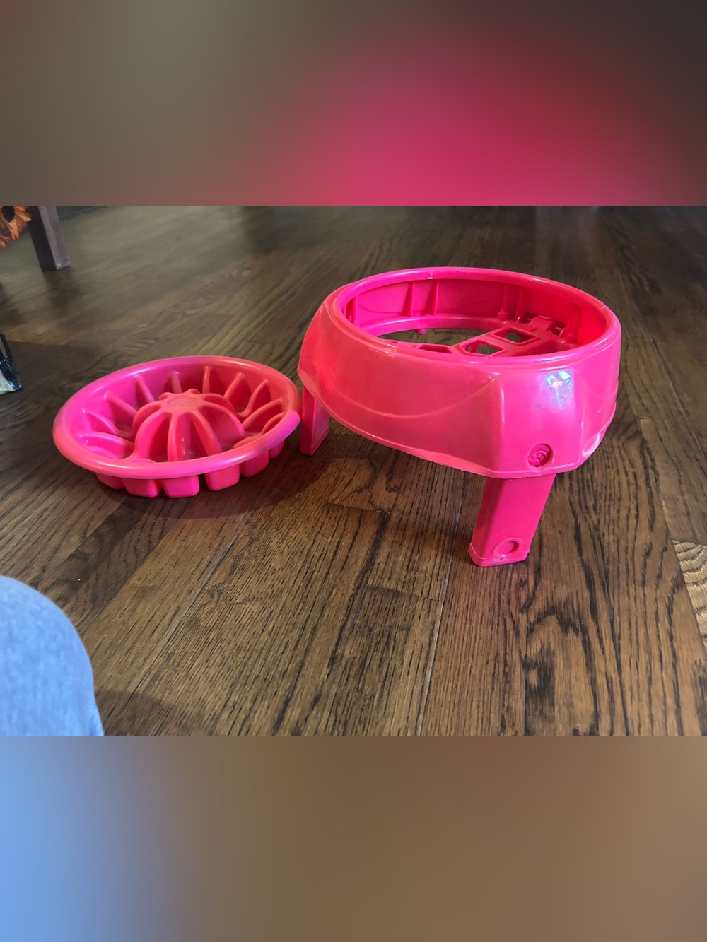 Dog feeder
